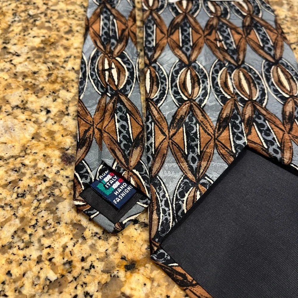 VALENTINO pietro Silk Handmade in Italy Mens Tie - Picture 5 of 6